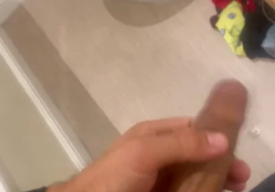 Anyone Wanna Cum Get Me Hard