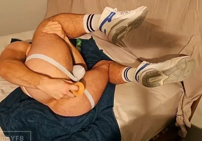 Oiling up My Bubble Butt