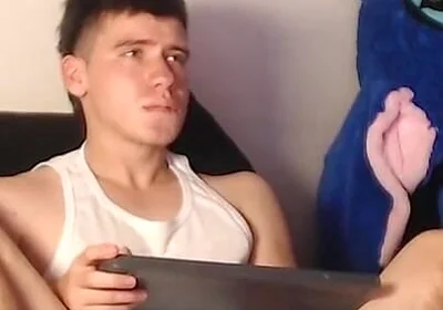 I Masturbate and Show My Ass to the Camera