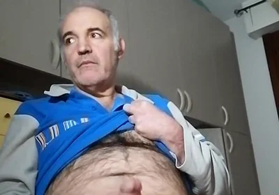 A Nice Cumshot Before Going to Sleep!