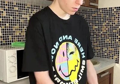 Young Twink's Gushing Cum Delight