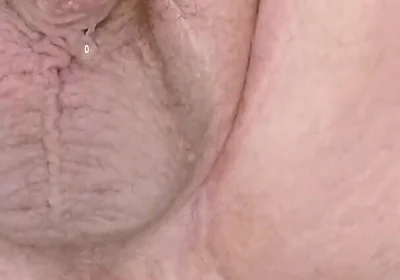 BIG toy anal on the fucking machine!