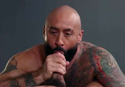 Raw: Sultry Latinos Share A Kiss