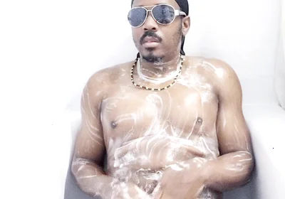 I Take a Shower (no Clothes) (2025)