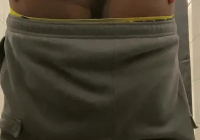 Pretty Brown Eyes, Prettier Brown Hole