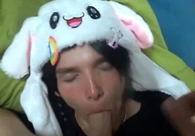 Lille Passiv Femboy Gav Far Et Sodt Blowjob