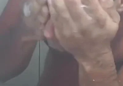 Tomando Banho Para Ir Na Festa Doideira Party