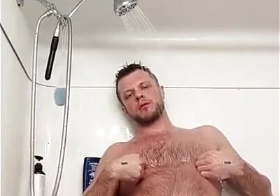 You Guys Will Have to Forgive Me for Shooting This Video in Portrait Rather Than Landscape. but It's Fun Playing in the Shower
