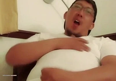 Solo Daddy Hard, Heavy, Hungry