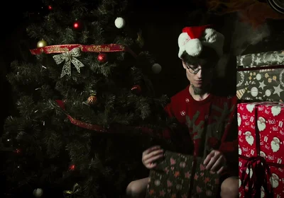 Jerking off Under the Christmas Tree