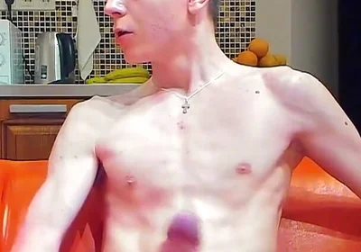 I Watch Porn Again That Makes Me Wet and Cum