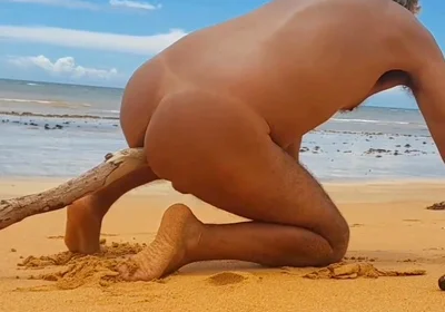 Ladysilva on the Beach Naked Masturbates with a Cock in Her Hot Ass