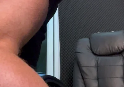 Muscle Ddy Catches You Perving