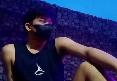 Asian Twink Outdoor Session with Cumshot