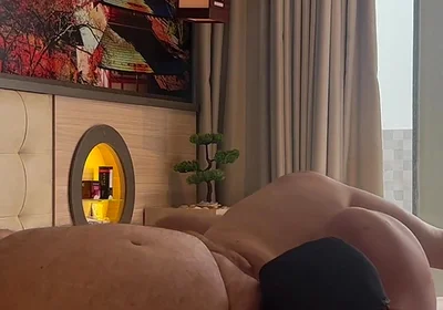 Big Stepdaddy: Scissor Legs with Blowjob