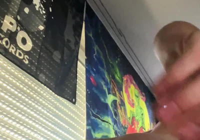 Extrem Big Anal Plug in Jung Boy