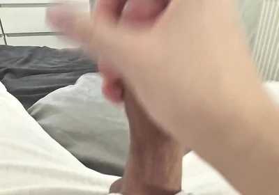 Chilled-out Wank in White Thermals While Watching Porn