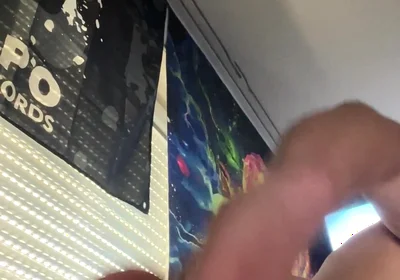 Extrem Big Anal Plug in Jung Boy